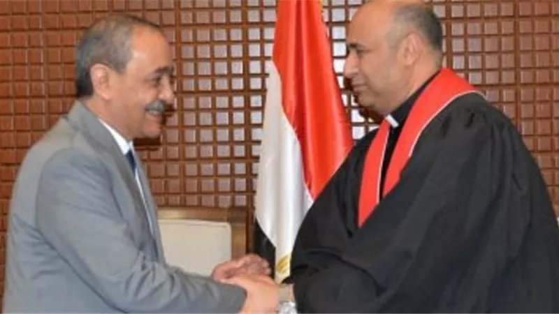محافظ الاسماعيلية يقدم التهانى للاقباط بعيد الميلاد