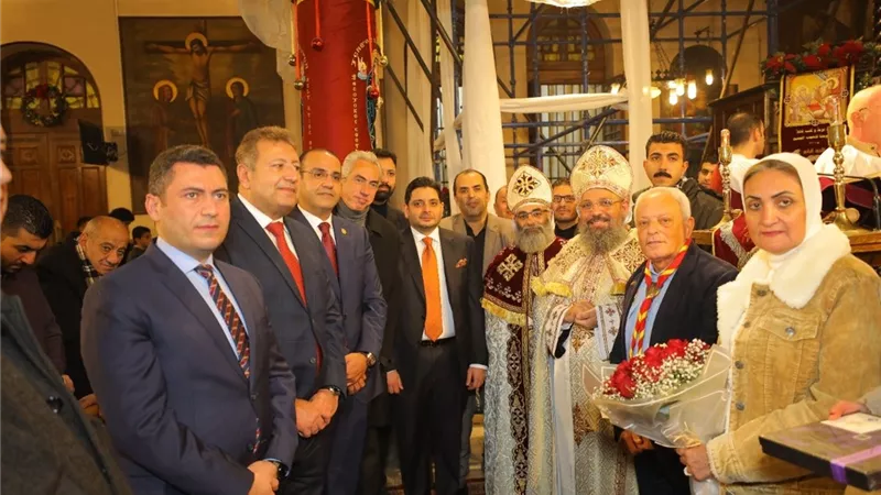 نواب البرلمان وقيادات مستقبل وطن يزورون كنائس كليوباترا وألماظة