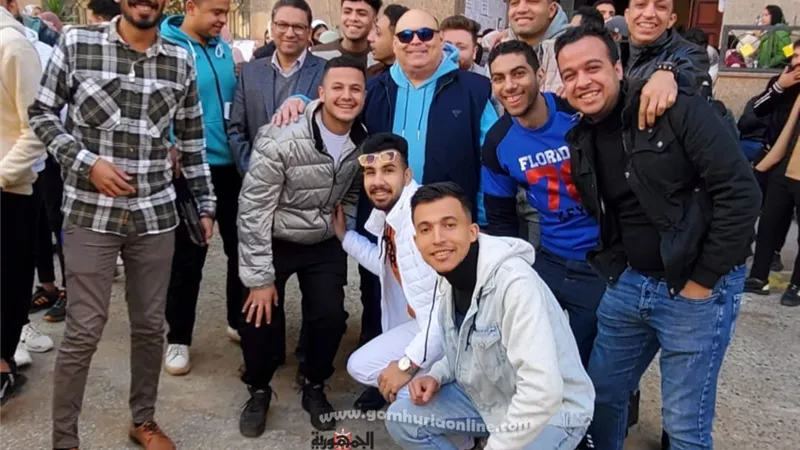 عميد تجارة المنوفية يبث الطاقة الإيجابية بين الطلاب