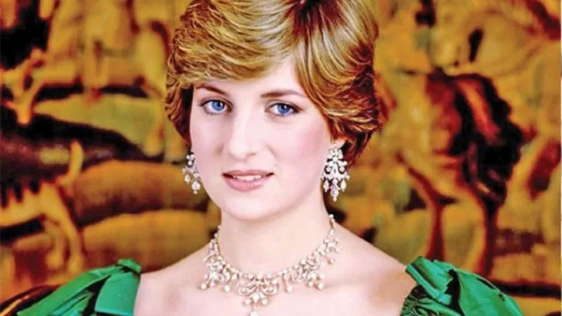 لأول مرة منذ 25 عاماً .. بيع فستان للأميرة ديانا فى المزاد العلنى