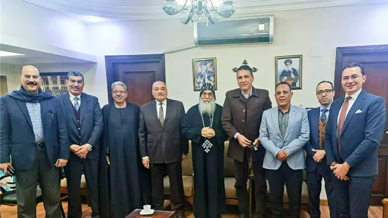 محافظ المنيا يكلف رؤساء المراكز بزيارة الكنائس لتقديم التهنئة