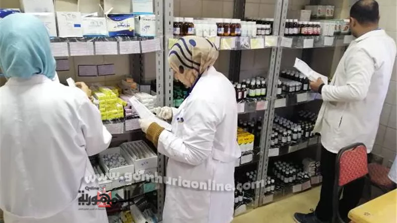 الكشف الطبي على٢٠٠٠ مواطن بالقافلة الطبية بالعاشر