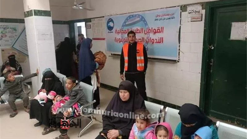 الكشف على ٤٥٠ حالة في قافلة مستقبل وطن الطبية بمركز ملوي