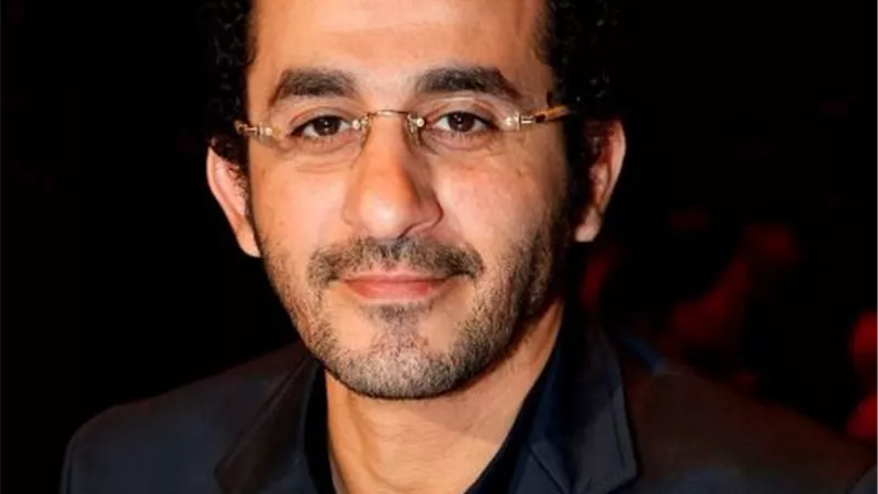 أحمد حلمى لـ جورج وسوف :ربنا يقويك ويقوي قلبك