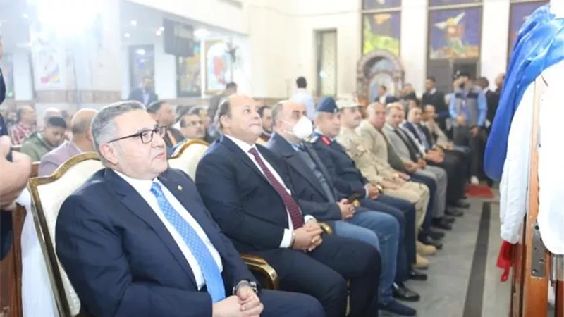 محافظ البحر الأحمر يهنئ الأخوة المسيحين بمناسبة عيد الميلاد