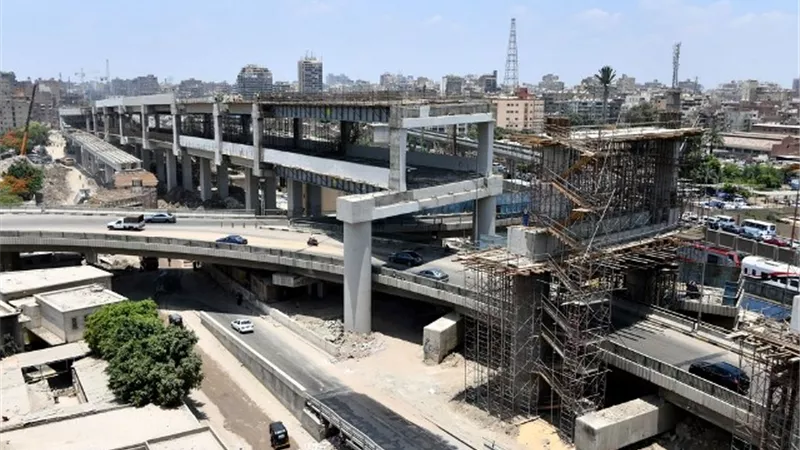 خدمات مرورية لتنفيذ أعمال مشروع محور الفريق كمال فى الجيزة