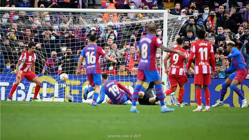 تشافي يعلن تشكيل برشلونة لموقعة أتليتكو مدريد فى الدوري الأسباني
