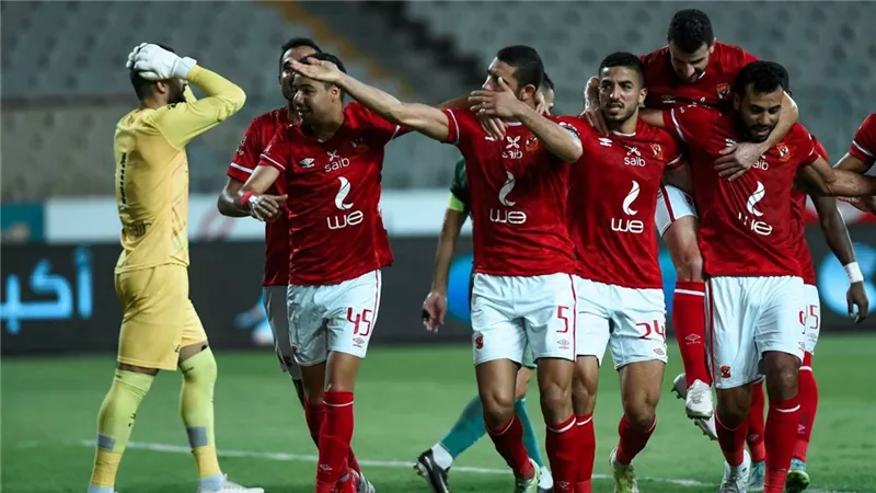 مدافع الأهلي يعرقل إنتقاله للإتحاد السكندري .. تعرف عليها