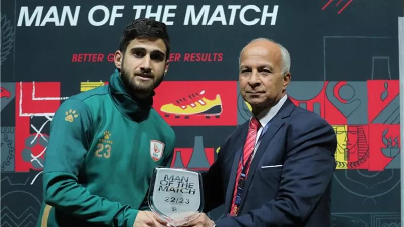 رابطة الأندية تمنح حمرون أفضل لاعب في مباراة فاركو وسموحة