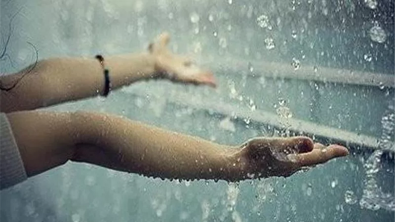 كيف يؤثر المطر على حالتك النفسية والمزاجية.. اعرف الإجابة