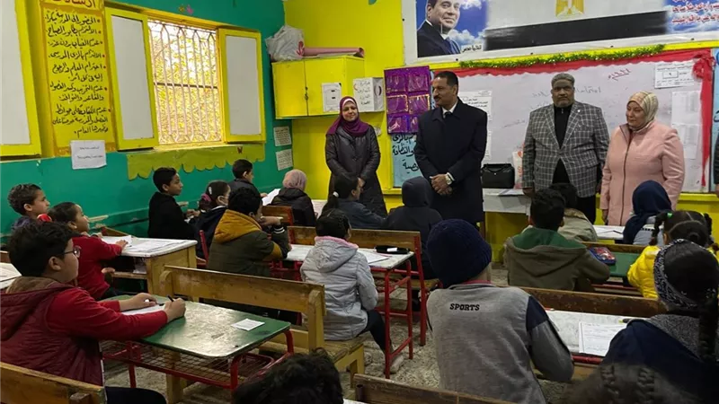 مدير تعليم الجيزة يتفقد لجان إدارتي الدقي وجنوب الجيزة التعليمية