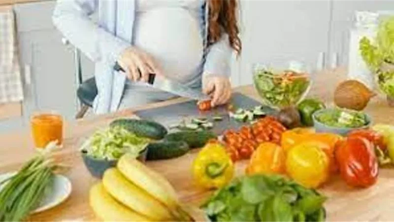 للسيدات..خبراء يؤكدون: حمية البحر المتوسط تزيد فرص الحمل