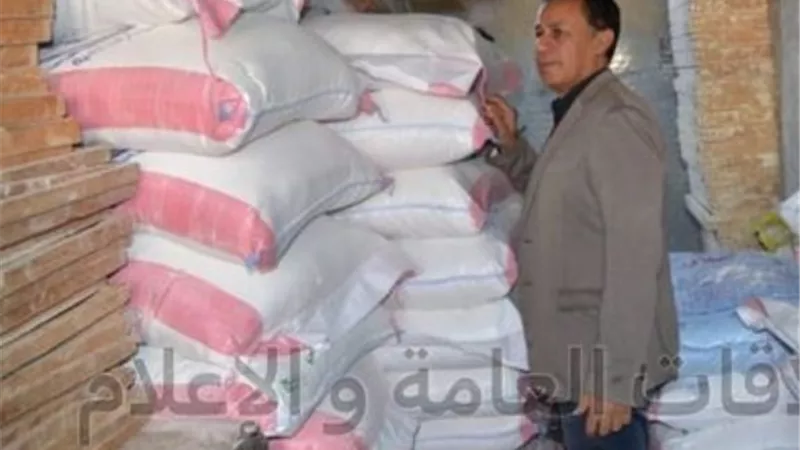 ضبط ٢٤٠٠ كيلوجرام دقيق مجهول المصدر بمخبز سياحي في الإسماعيلية