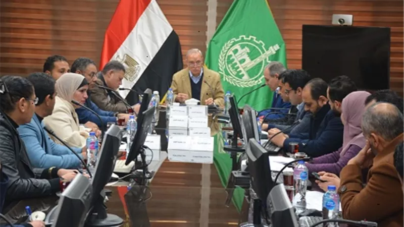 محافظ القليوبية يناقش بدء رصف المنطقة المحيطة بالترعة البولاقية