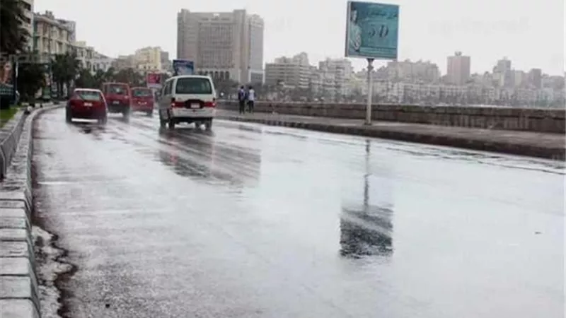 أمطار وبرودة.. تعرف على حالة الطقس غدا الاربعاء