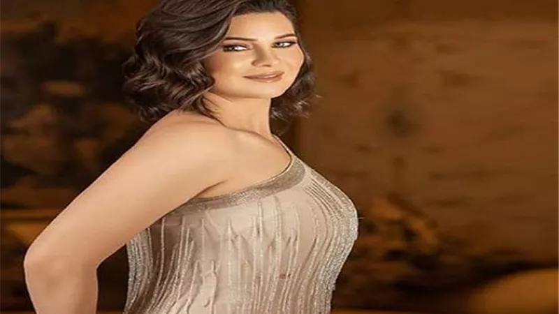 يسرا اللوزي.. تنتظر عرض 
