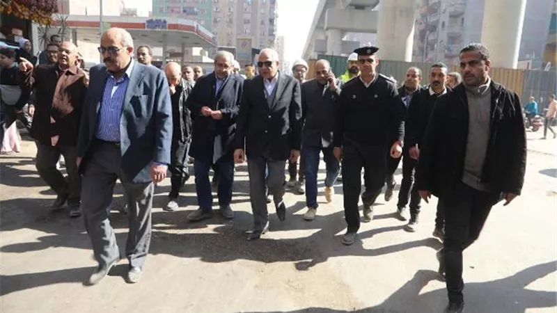جوله لمحافظ الجيزة بمحيط محطات الخط الثالث لمترو الانفاق بإمبابة