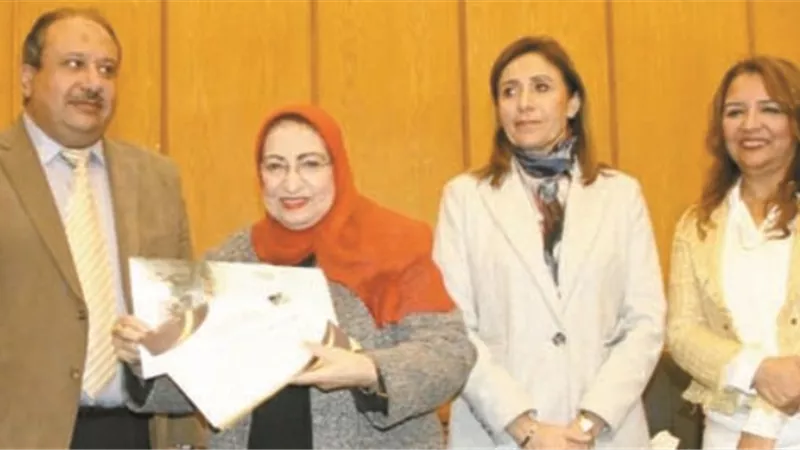 بحضور وزيرة الثقافة.. تكريم 