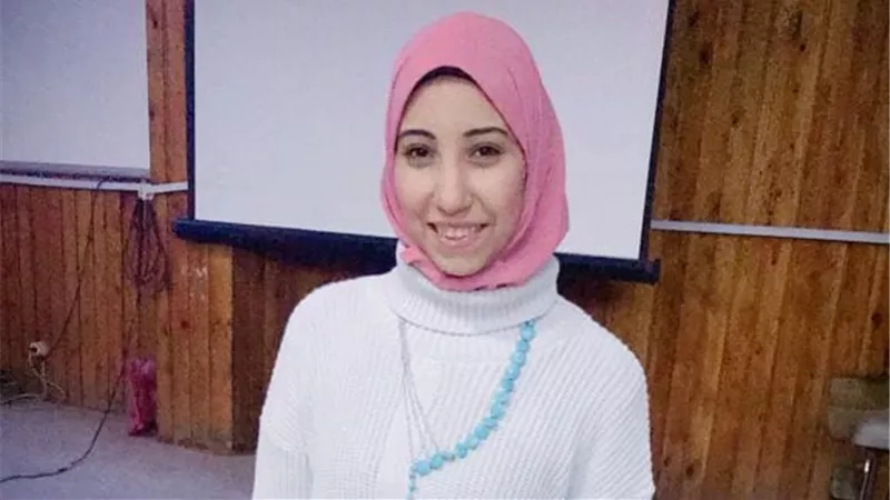 جامعة أسيوط تعلن فوز طالبة بمنحة لدراسة اللغة الألمانية