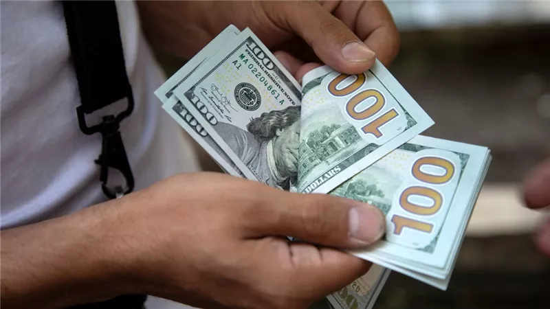 إخلاء سبيل رجل أعمال بالدقهلية لاتجاره في العمله الأجنبية