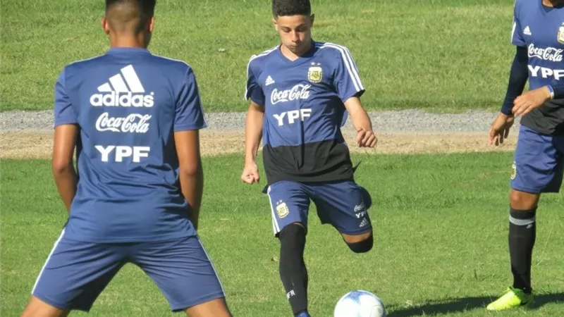 برشلونة يقترب من التعاقد مع ميسي جديد من الأرجنتين