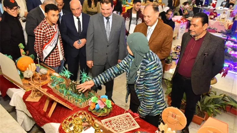 محافظ أسيوط يتفقد معرض المشغولات اليدوية والحرف التراثية