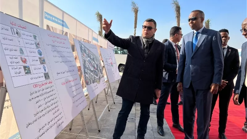 رئيس وزراء الصومال يتفقد العاصمة الإدارية الجديدة.. صور