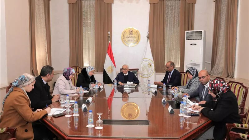 وزير التربية والتعليم: تطوير مناهج ذوي الإعاقة البصرية