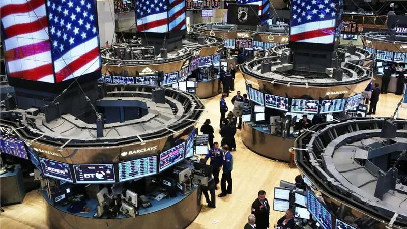 وول ستريت ترتفع مع التركيز على بيانات التضخم الأميركية
