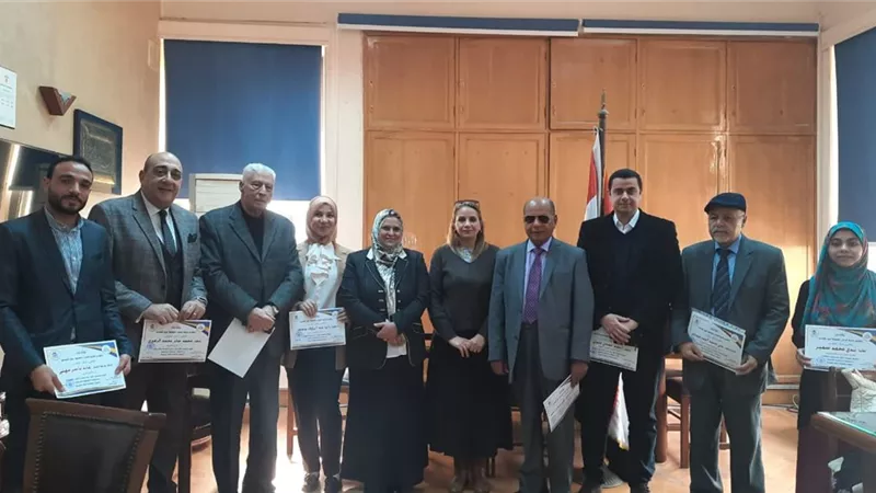 اداب عين شمس تكرم الفائزين في مسابقات اليوم العالمي للغة العربية