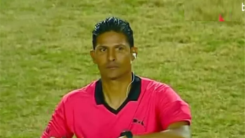 وليد عبد الرازق حكما لمباراة الأهلي والمصري في الدوري