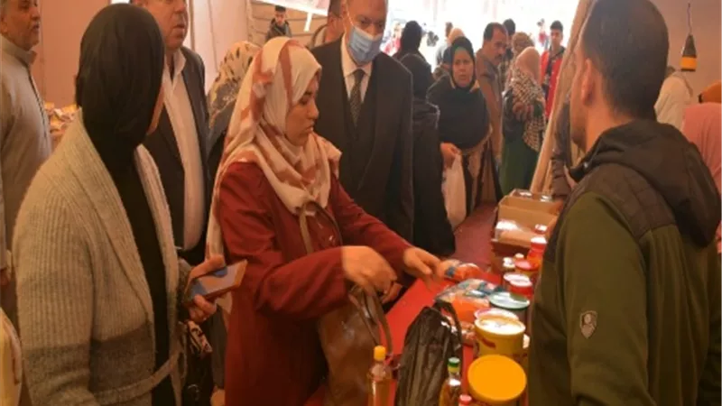 محافظ القليوبية يتفقد معرض أهلاً رمضان لبيع السلع الغذائية ببنها
