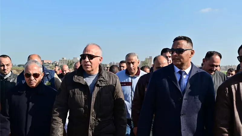 سويلم يتفقد مشروعات الرى بمحافظتى الدقهلية والشرقية