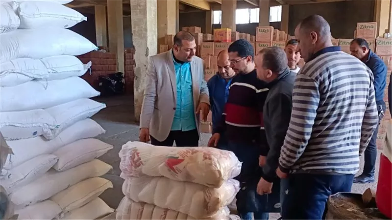 نور الدين تكثيف الجهود لفتح منافذ متنقلة وثابتة بالمراكز والأحياء