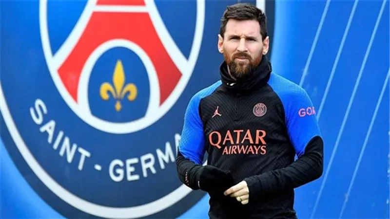 تعرف على موقف ميسي من التجديد لباريس والعرض الخيالي من الهلال