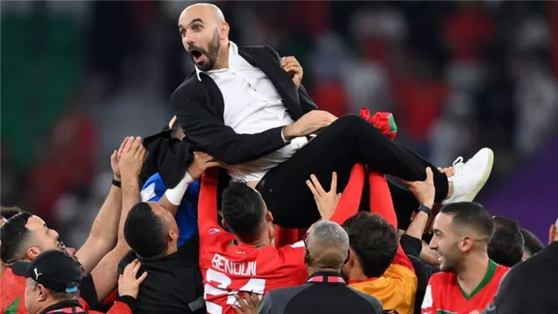 الركراكي ينافس 5 مدربين لحصد جائزة الأفضل في العالم