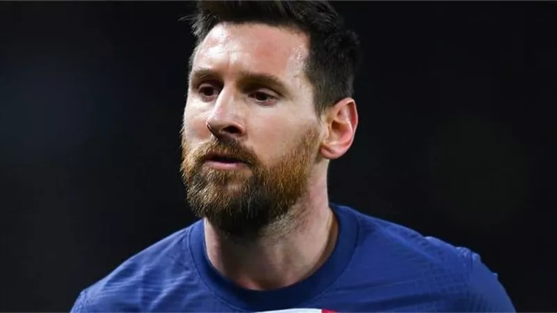 الهلال يتوصل لاتفاق مع ميسى .. ووالد اللاعب وصل السعودية