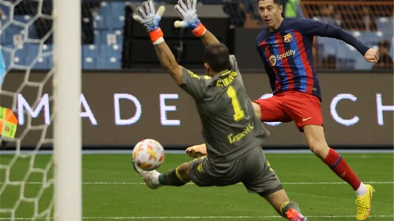فيديو .. هدف التعادل لريال بيتيس أمام عن برشلونة بالسوبر الإسبانى