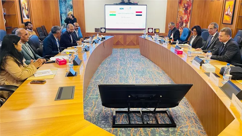 طلعت يبحث مع ناسكوم التعاون بمجال صناعة التعهيد والخدمات العابرة للحدود