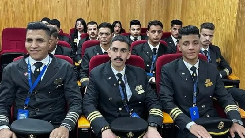 جولة تثقيفية للطلبة بالمطار للتعريف بأهميته كبوابة مصر الأولى