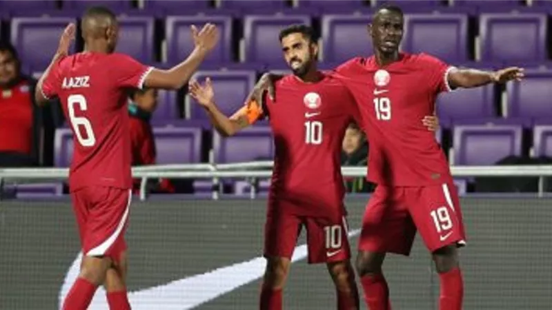 التشكيل الرسمي لمواجهة الإمارات ضد قطر في خليجي 25
