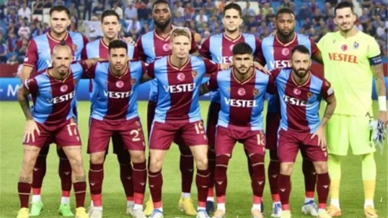 طرابزون سبور يلتقى إسطنبول باشاك شهير .. مواعيد مباريات الدوري التركي اليوم