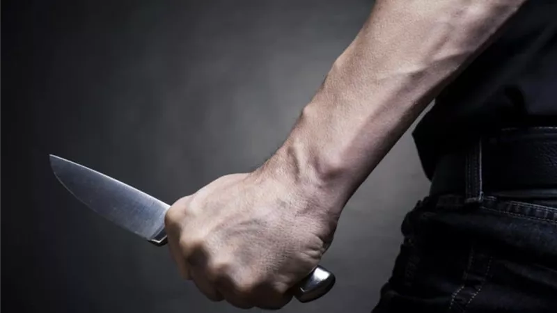 القبض على شاب اعتدى على سيدة بسلاح أبيض فى الشارع بالعجوزة