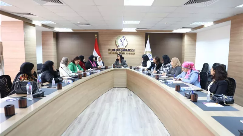 مايا مرسى تبحث التمكين الإقتصادى للسيدات مع إتحاد الغرف التجارية