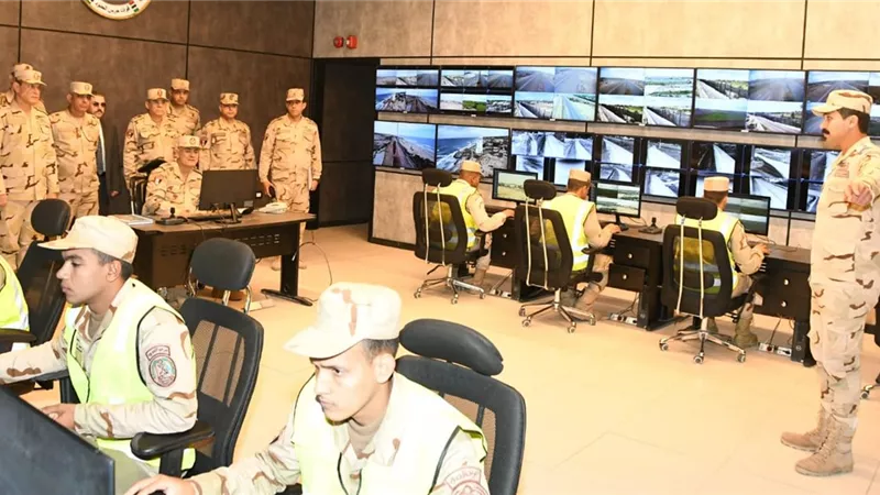 رئيس الأركان يتفقد عناصر القوات المسلحة وعدد من المشروعات التنموية بشمال سيناء