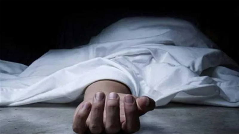 بعد 4 شهور من زواجهما .. رجل يقطع رأس زوجته ويمثل بجثتها