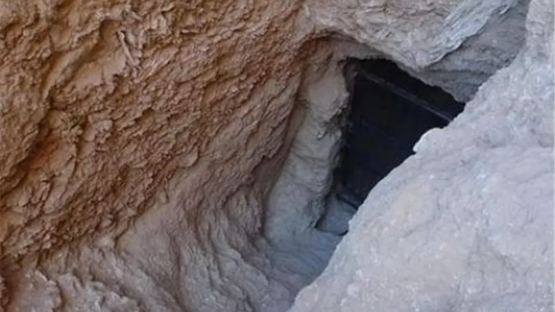الكشف عن مقبرة ملكية بمنطقة الوديان الغربية بالبر الغربي بالأقصر