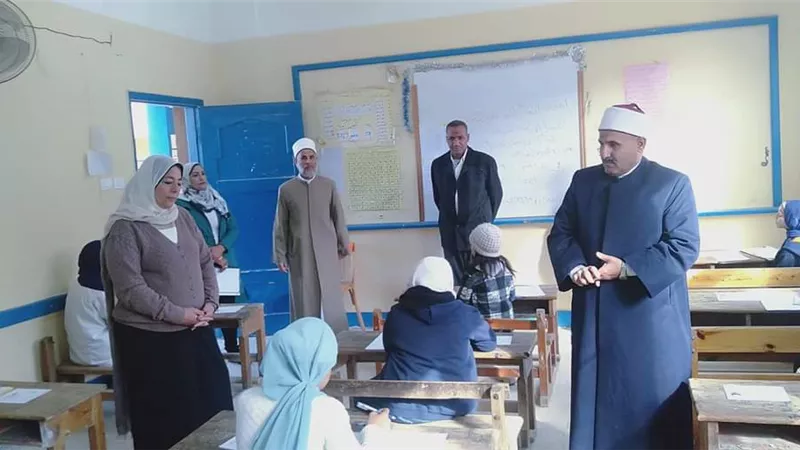 امتحانات الشهادتين الإبتدائية والإعدادية بمعاهد السويس الأزهرية