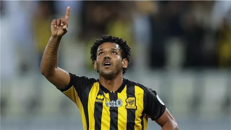 رومارينيو يحطم رقم أسطورة اتحاد جدة في الدوري السعودي