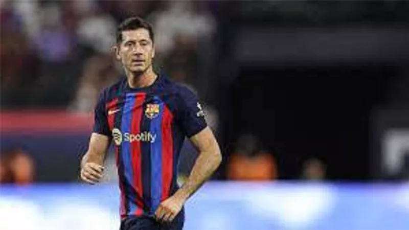 ليفاندوفسكى يقود برشلونة فى نهائى كأس السوبر الإسبانى امام الريال